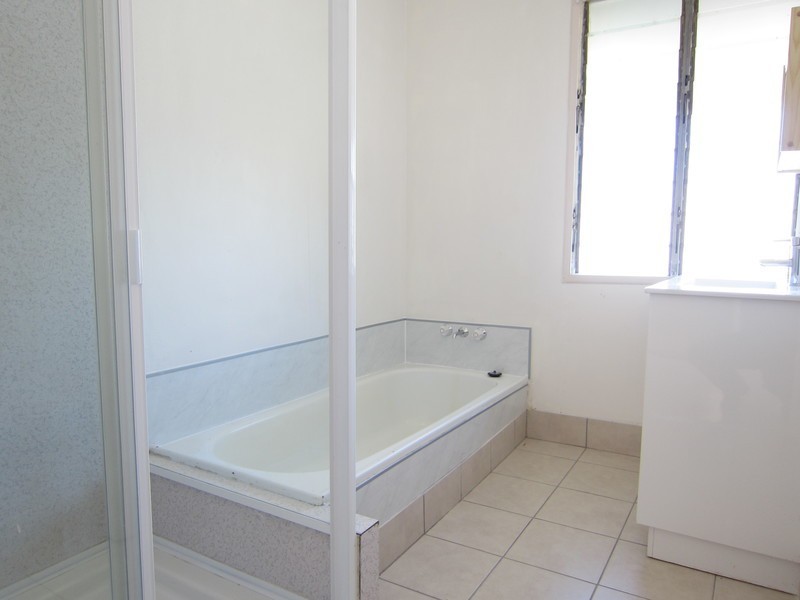 10 Freeman Street, North Ipswich QLD 4305