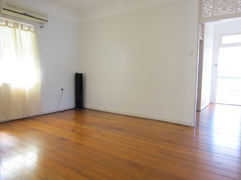 10 Freeman Street, North Ipswich QLD 4305