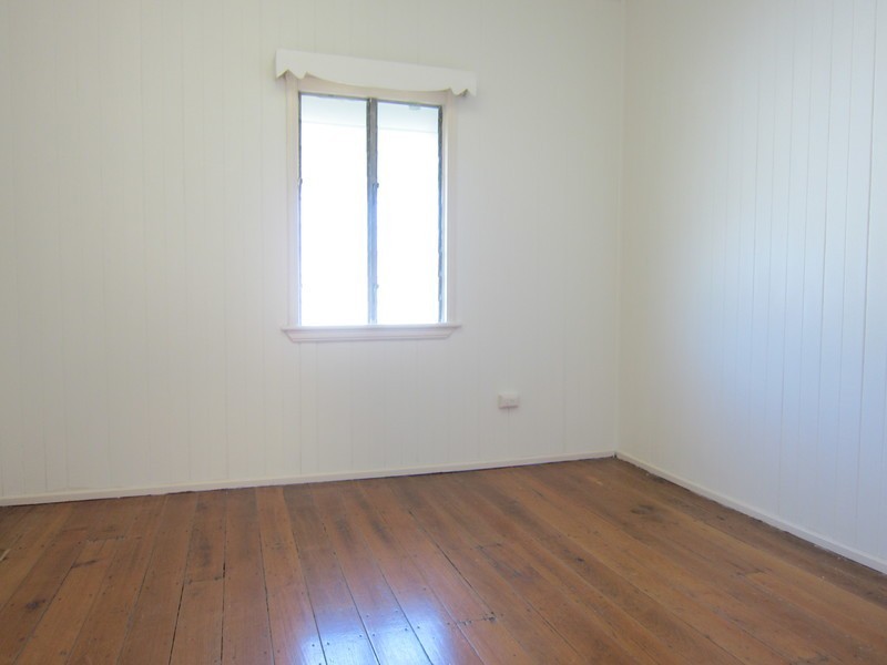 10 Freeman Street, North Ipswich QLD 4305