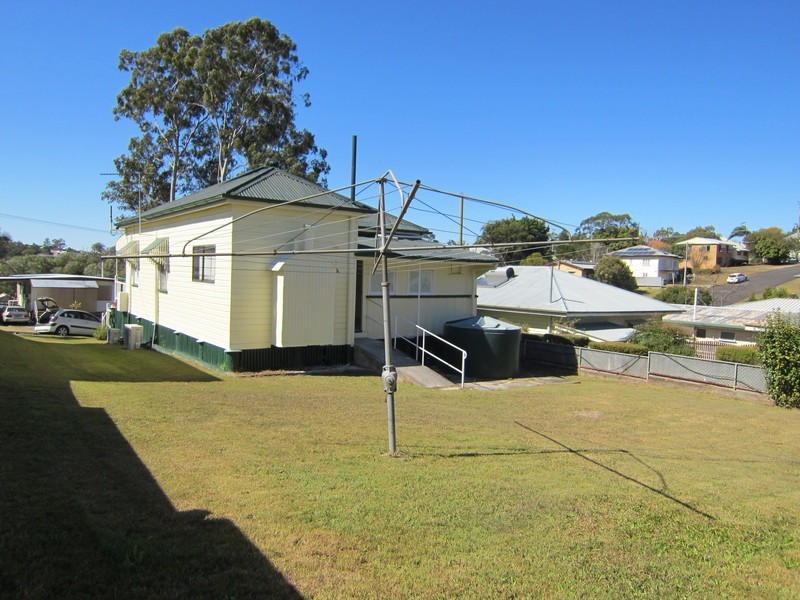 10 Freeman Street, North Ipswich QLD 4305