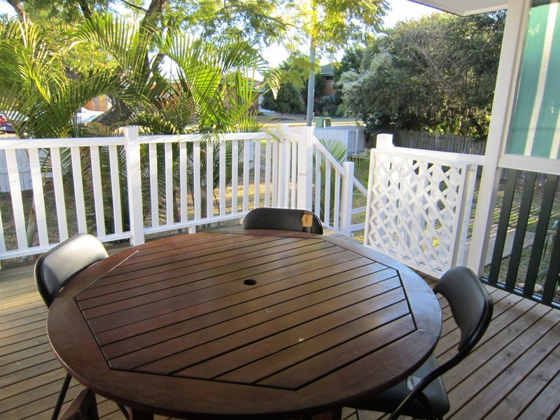 9 Maenporth Street, Leichhardt QLD 4305