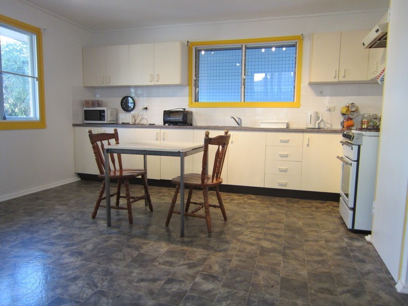 9 Maenporth Street, Leichhardt QLD 4305
