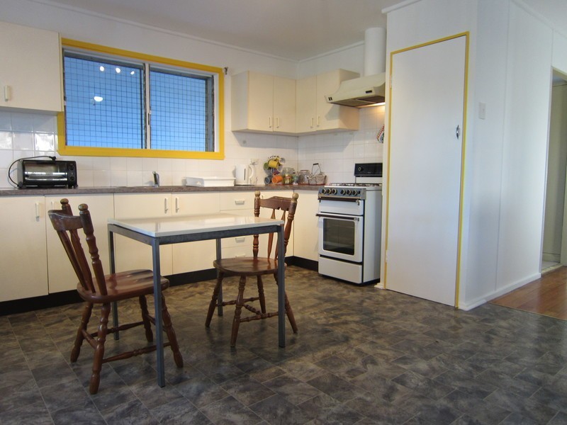 9 Maenporth Street, Leichhardt QLD 4305
