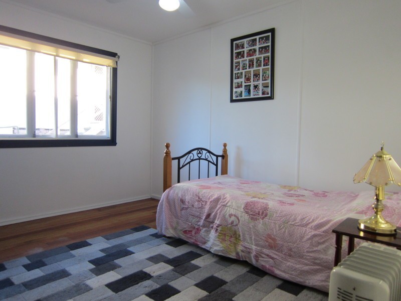 9 Maenporth Street, Leichhardt QLD 4305