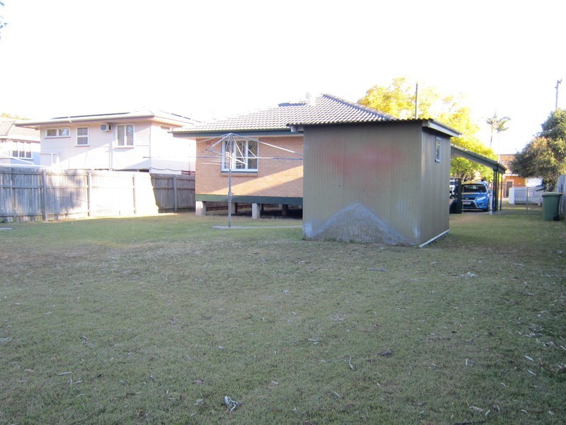 9 Maenporth Street, Leichhardt QLD 4305