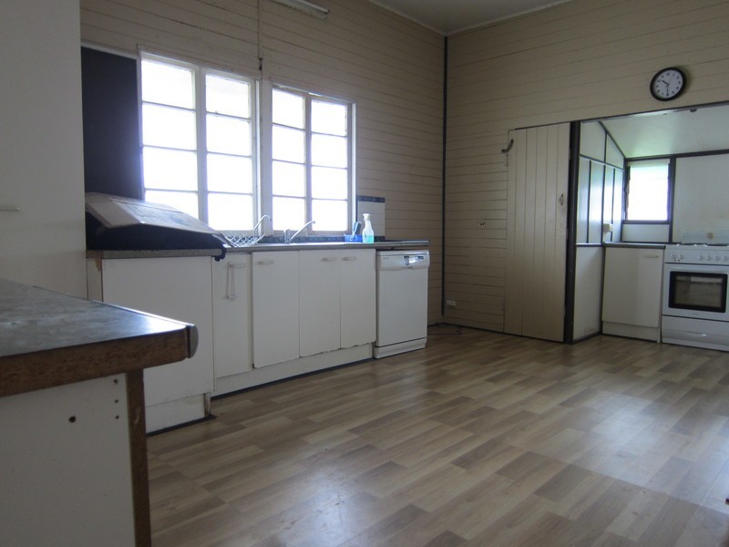 15 Hall Street, Peak Crossing QLD 4306