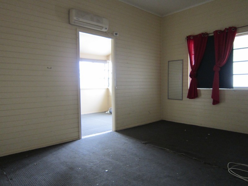 15 Hall Street, Peak Crossing QLD 4306