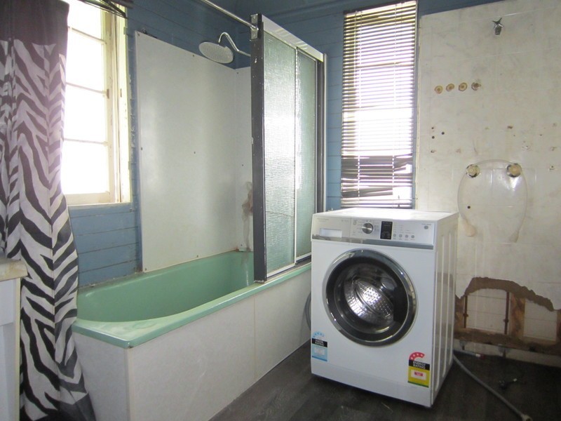 15 Hall Street, Peak Crossing QLD 4306