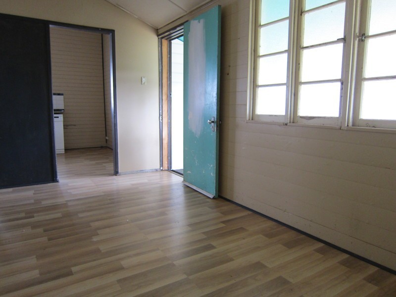 15 Hall Street, Peak Crossing QLD 4306