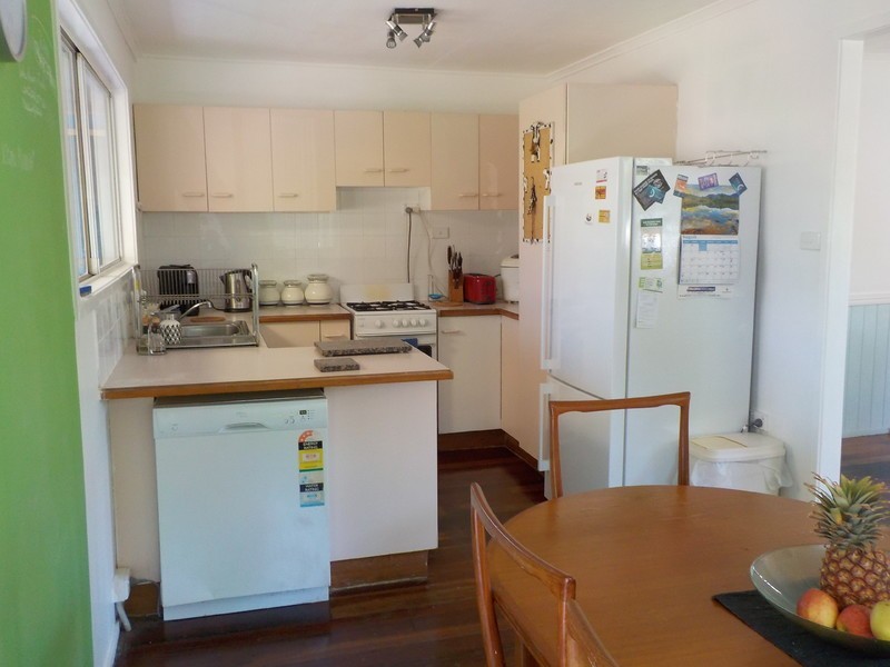 12 Sturt Street, Leichhardt QLD 4305