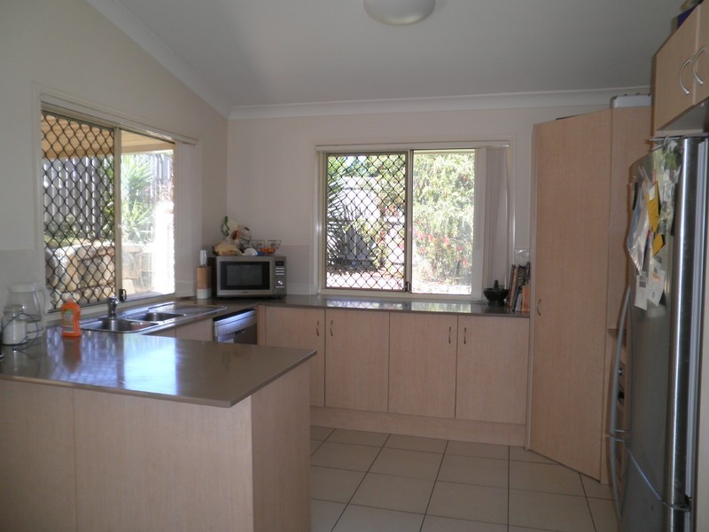 31 Dornoch Crescent, Raceview QLD 4305
