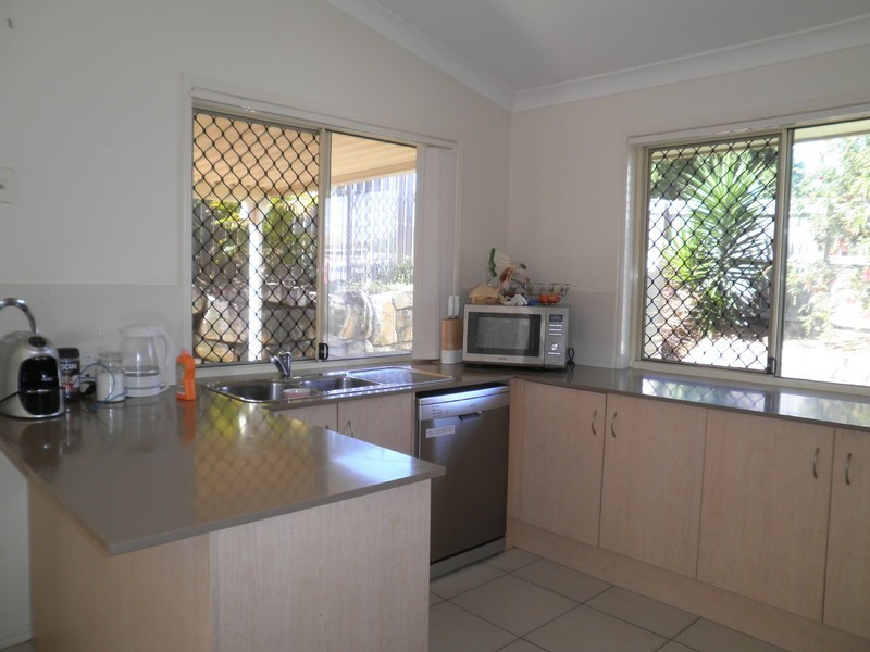 31 Dornoch Crescent, Raceview QLD 4305