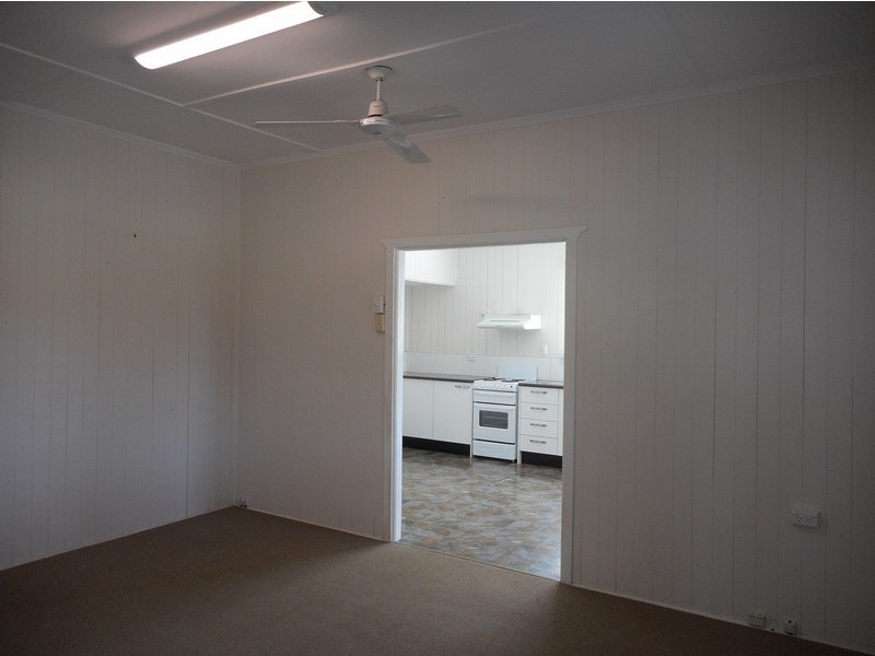 1 Creek Street, Silkstone QLD 4304