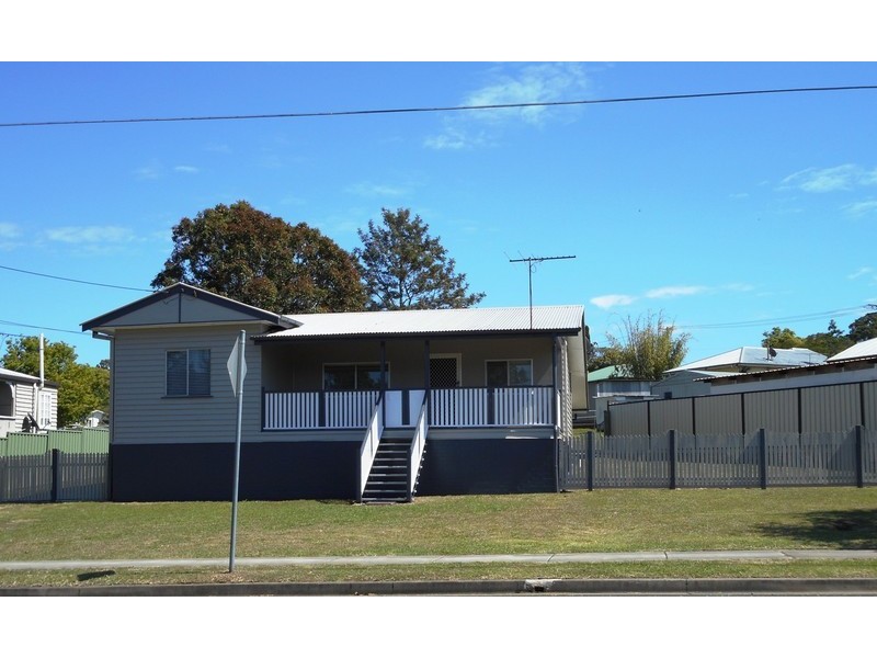 1 Creek Street, Silkstone QLD 4304