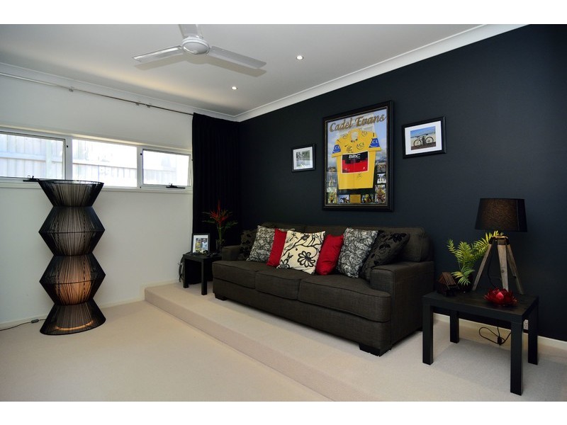 4 Miskin Way, Deebing Heights QLD 4306