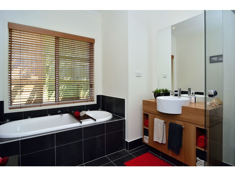 4 Miskin Way, Deebing Heights QLD 4306