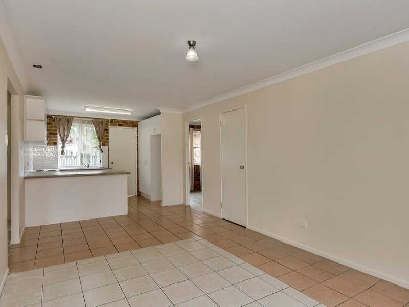 33 Helen Street, North Booval QLD 4304