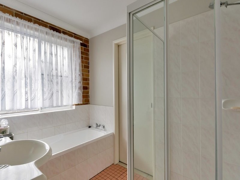 33 Helen Street, North Booval QLD 4304