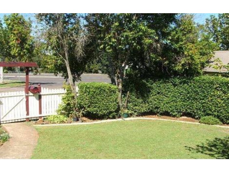 4 Avon Street, Leichhardt QLD 4305
