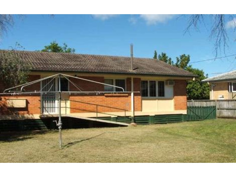 4 Avon Street, Leichhardt QLD 4305