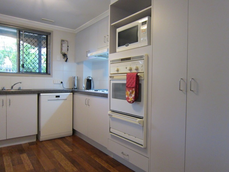 11 Jonquil Circuit, Flinders View QLD 4305