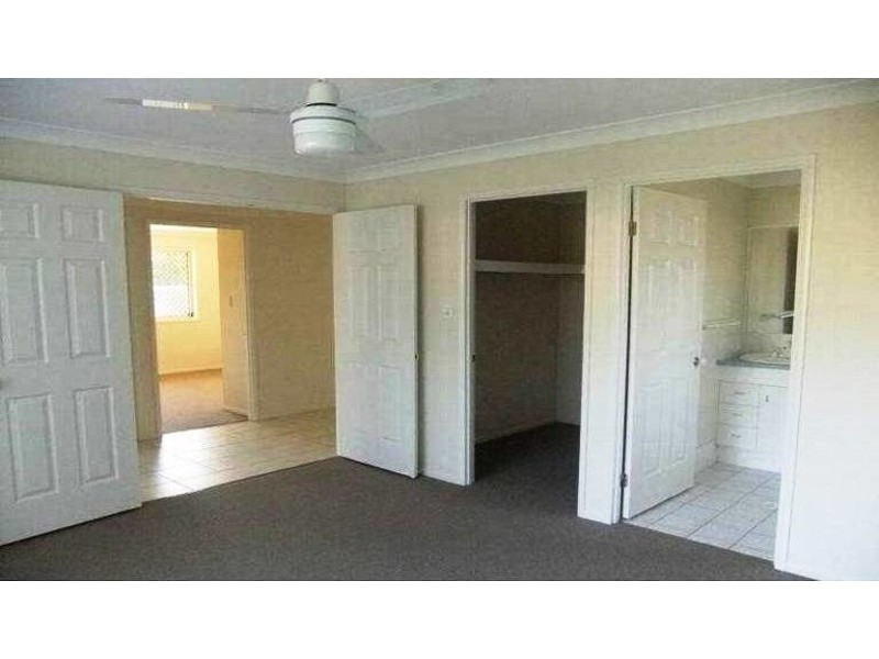 25 Kathleen Place, Yamanto QLD 4305