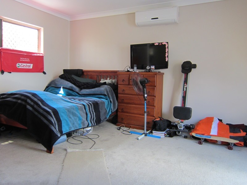 2 Japonica Court, Yamanto QLD 4305