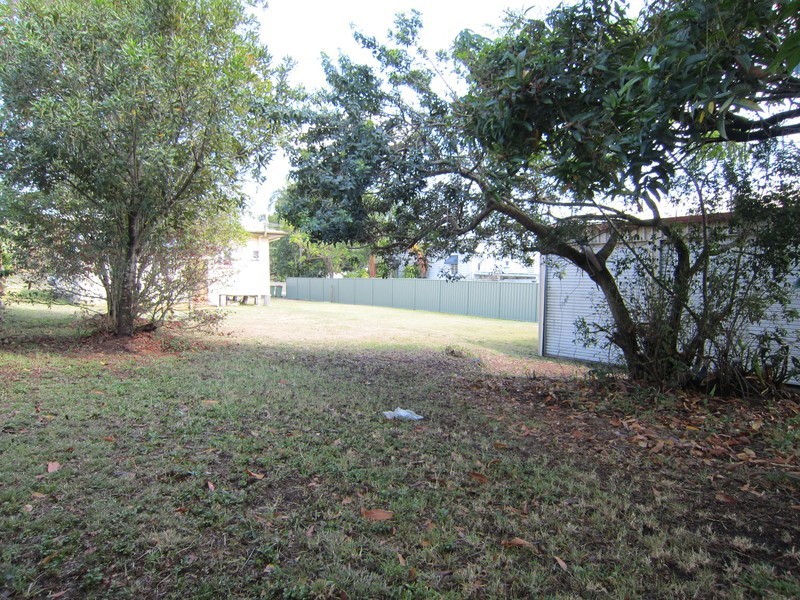 24 Macquarie Street, Silkstone QLD 4304