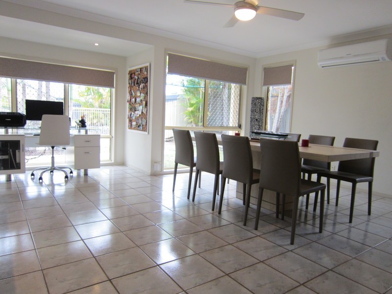 1 Oregon Close, Yamanto QLD 4305