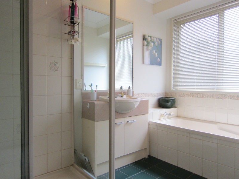 1 Oregon Close, Yamanto QLD 4305