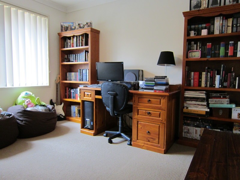 1 Oregon Close, Yamanto QLD 4305