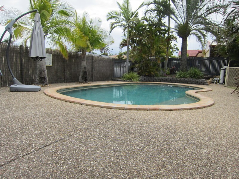 1 Oregon Close, Yamanto QLD 4305