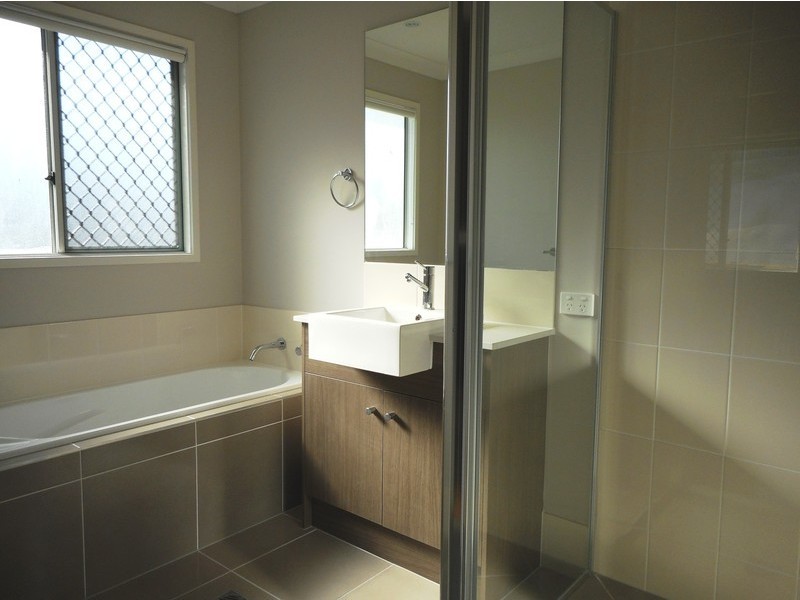 21 Nelson Circuit, Brassall QLD 4305