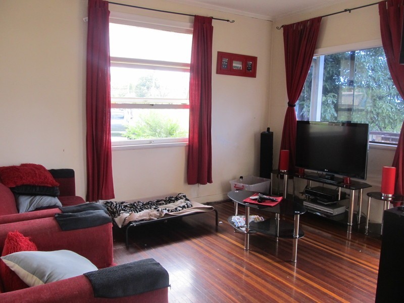 1 James Street, East Ipswich QLD 4305