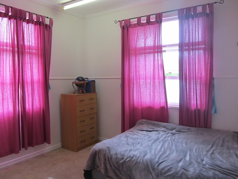 1 James Street, East Ipswich QLD 4305