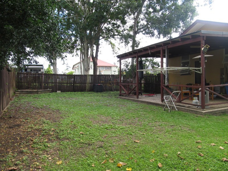 1 James Street, East Ipswich QLD 4305