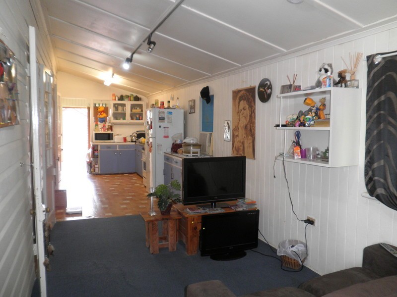4 McLean Street, North Ipswich QLD 4305