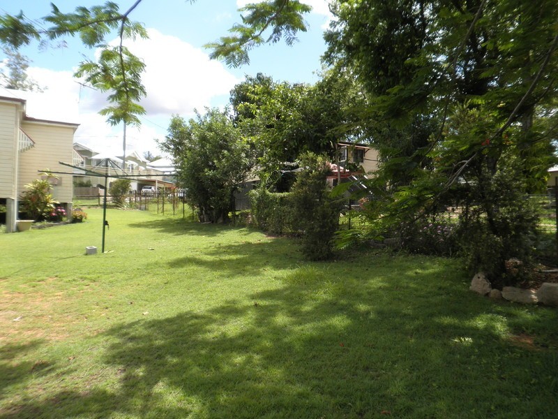 4 McLean Street, North Ipswich QLD 4305