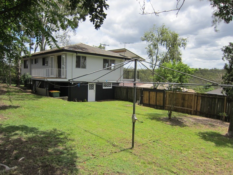 67 Avon Street, Leichhardt QLD 4305