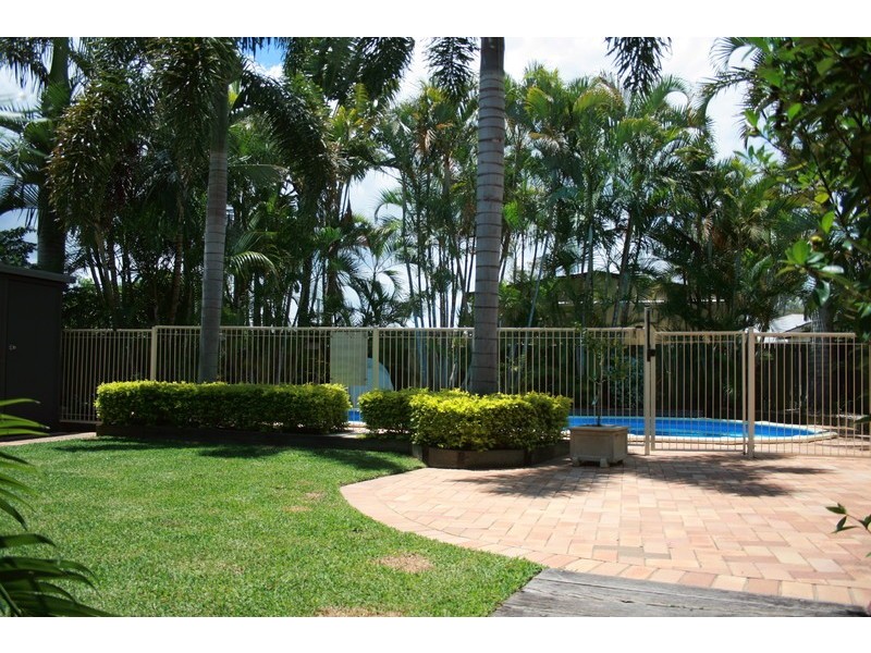 6 Kynance Street, Leichhardt QLD 4305