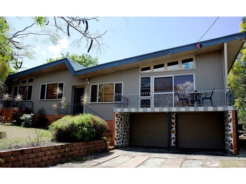 10 Dell Street, Eastern Heights QLD 4305