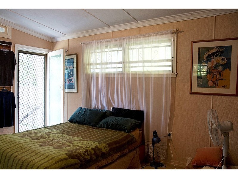 10 Dell Street, Eastern Heights QLD 4305
