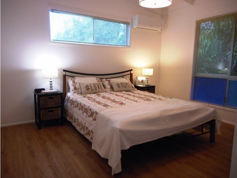 7 Johnston Street, Silkstone QLD 4304