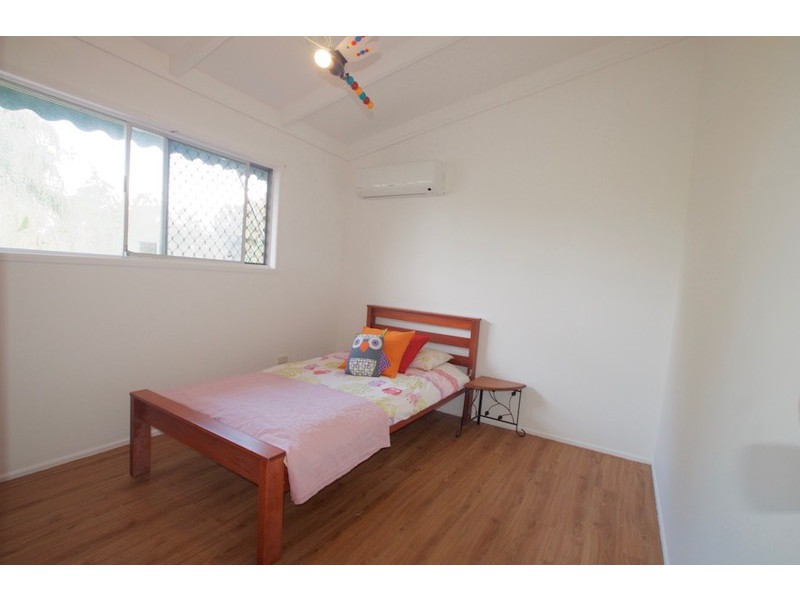 7 Johnston Street, Silkstone QLD 4304