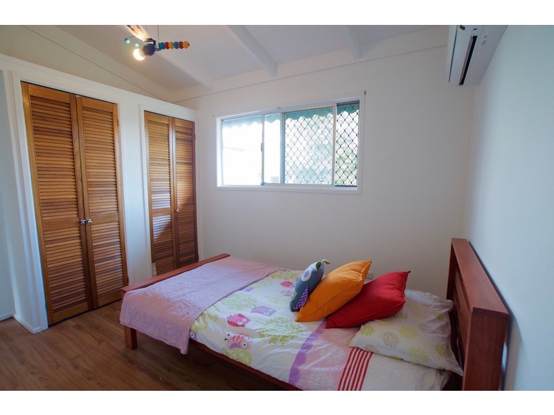 7 Johnston Street, Silkstone QLD 4304