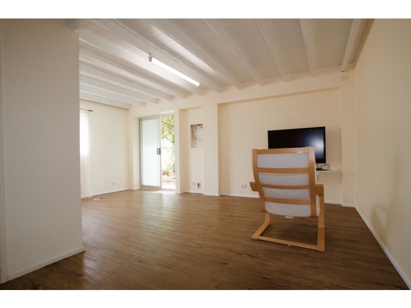 7 Johnston Street, Silkstone QLD 4304