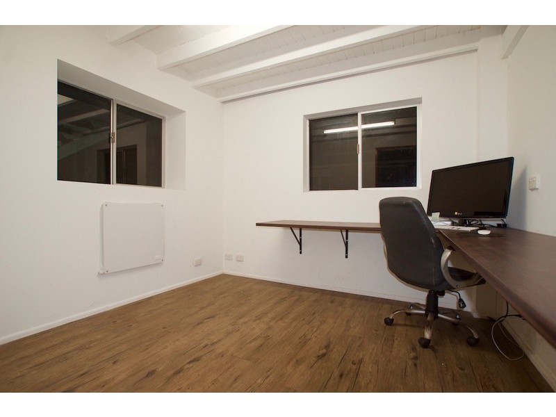 7 Johnston Street, Silkstone QLD 4304