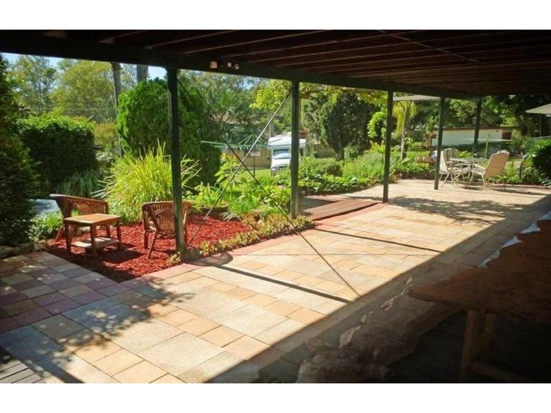 7 Johnston Street, Silkstone QLD 4304