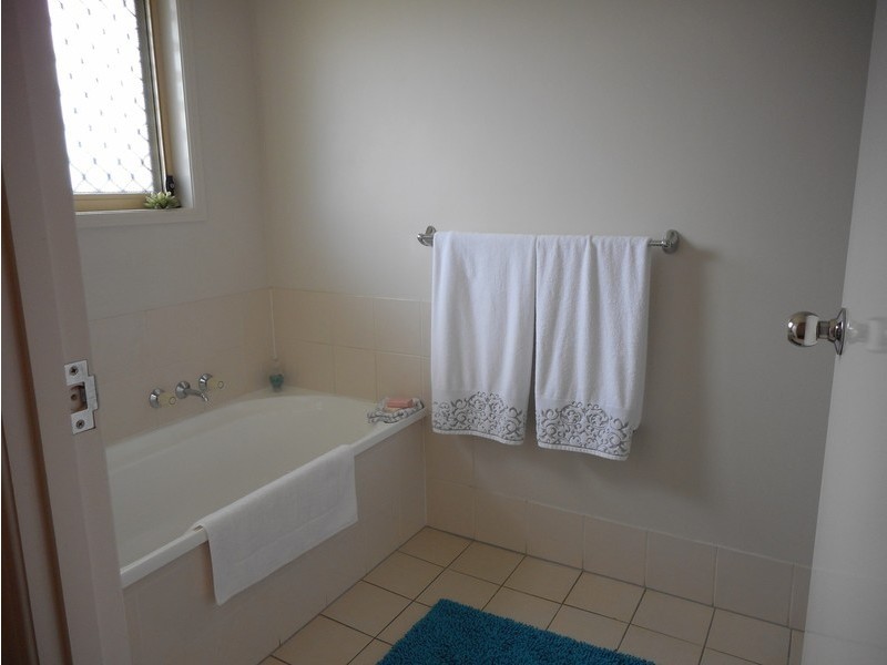 13 Wattle Crescent, Raceview QLD 4305