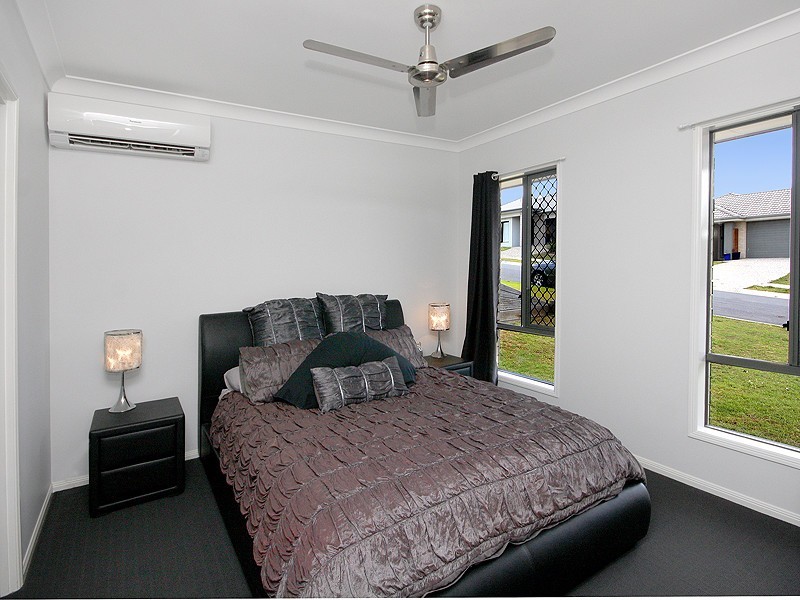 8 Boronia Street, Deebing Heights QLD 4306